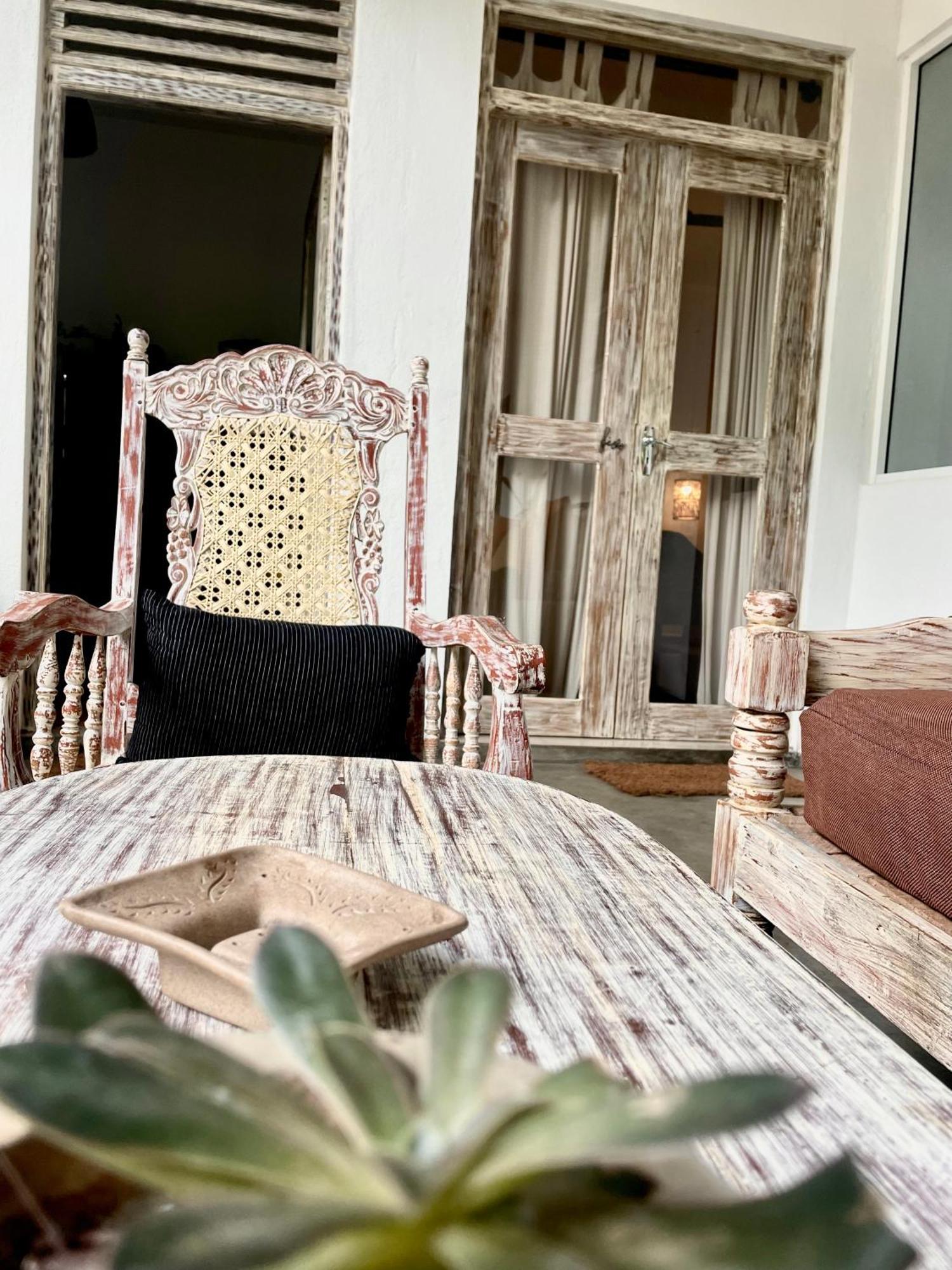 ホテル The Yard Hiriketiya ディックウェラ 部屋 写真